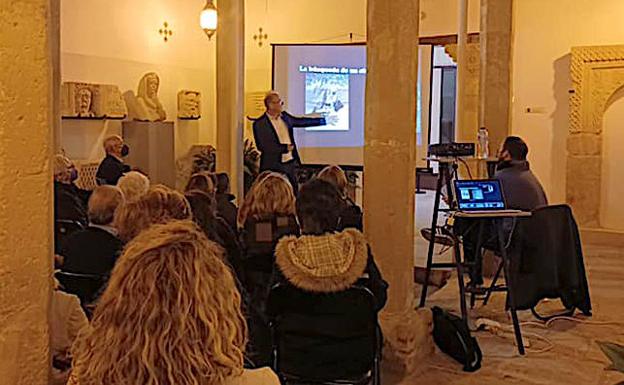 Charla en el Museo Arqueológico sobre los descubrimientos de la UJA en Egipto