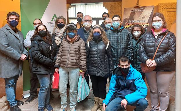 Jóvenes de Aprompsi se acercaron a la arqueología a través de la exposición que acoge la 'Casa Mudéjar'