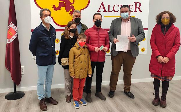 Alciser entregó el premio de su campaña 'Vuelve a comprar a Úbeda'