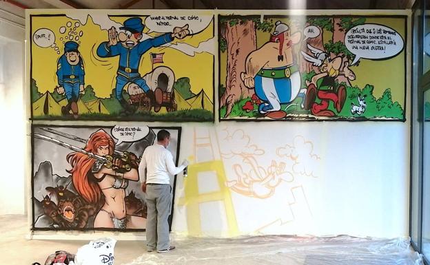 La ciudad se unió a la celebración del Día del Cómic con un gran mural en La Central