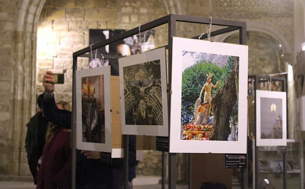 Santo Domingo acoge una exposición fotográfica de Semana Santa