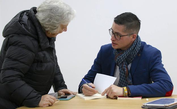Presentación de la novela 'Vidas cruzadas', quinto trabajo de Fran J. Lestón