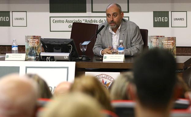 El navío Oriflame inicia una nueva singladura gracias al último libro de Vicente Ruiz