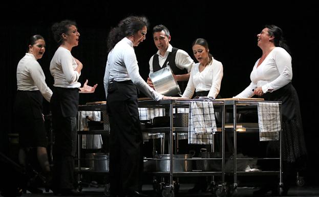 'Flamenco entre fogones' convirtió una cocina en un tablao muy reivindicativo