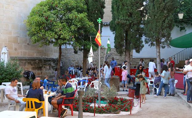 Ocho Cruces de Mayo ambientarán el casco histórico durante el próximo fin de semana