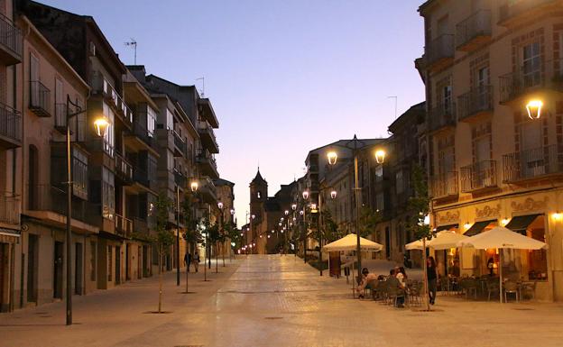 La calle Corredera ya está abierta al tráfico, aunque será peatonal los fines de semana y festivos