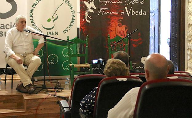 Manuel Bohórquez ofreció una instructiva conferencia sobre Juanito Valderrama
