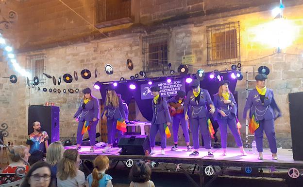 La plaza de Juan de Valencia acogió un animado 'Guateque vecinal'