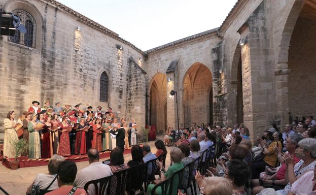 Música renacentista y fuegos artificiales en el aniversario de Patrimonio Mundial