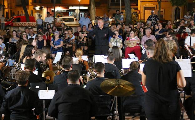 El pasodoble fue protagonista del concierto al aire libre de la Agrupación Musical Ubetense