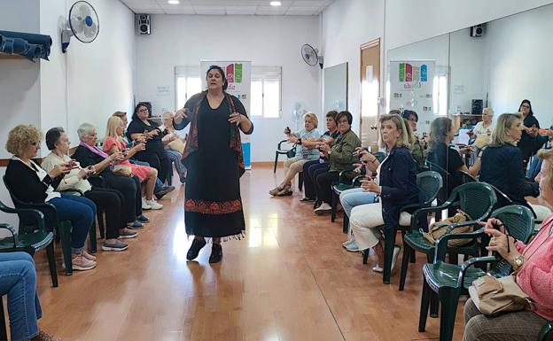 El área de Participación Ciudadana impulsa un taller sobre castañuelas