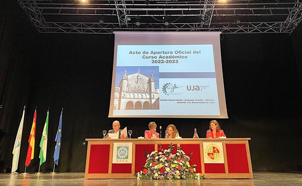 Apertura del curso en el Centro Universitario Sagrada Familia