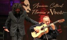 Homenaje al guitarrista Paco Cepero durante un recital junto a Rancapino Chico