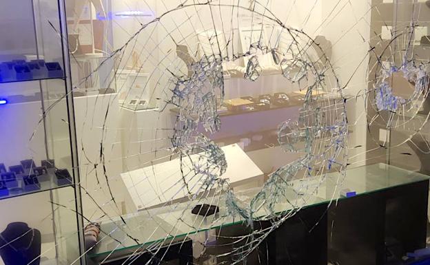 Robo en un establecimiento de joyería en pleno centro comercial de Úbeda