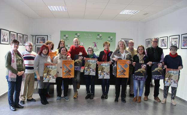 La FAVU impulsa talleres sobre baile, encajes de bolillos y restauración de muebles