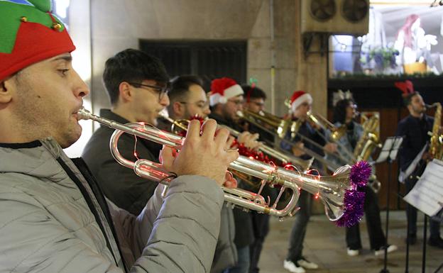 Buen ambiente en las calles gracias a la campaña de dinamización comercial de Navidad
