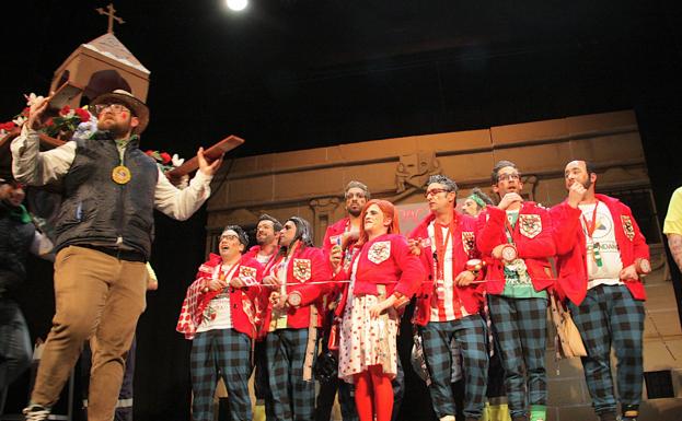 'Ese lentísimo Allunta-miento' y 'Llámame loco' ganaron el concurso de agrupaciones de Carnaval de Úbeda