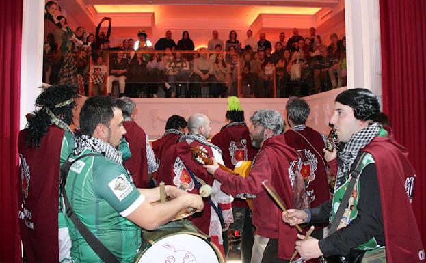 Las agrupaciones carnavaleras arrimaron el hombro a la campaña de Manos Unidas
