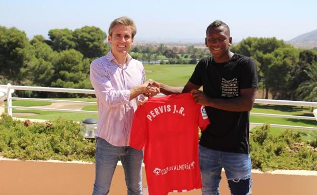 Estupiñán firmó por la UDA gracias a Lucas Alcaraz