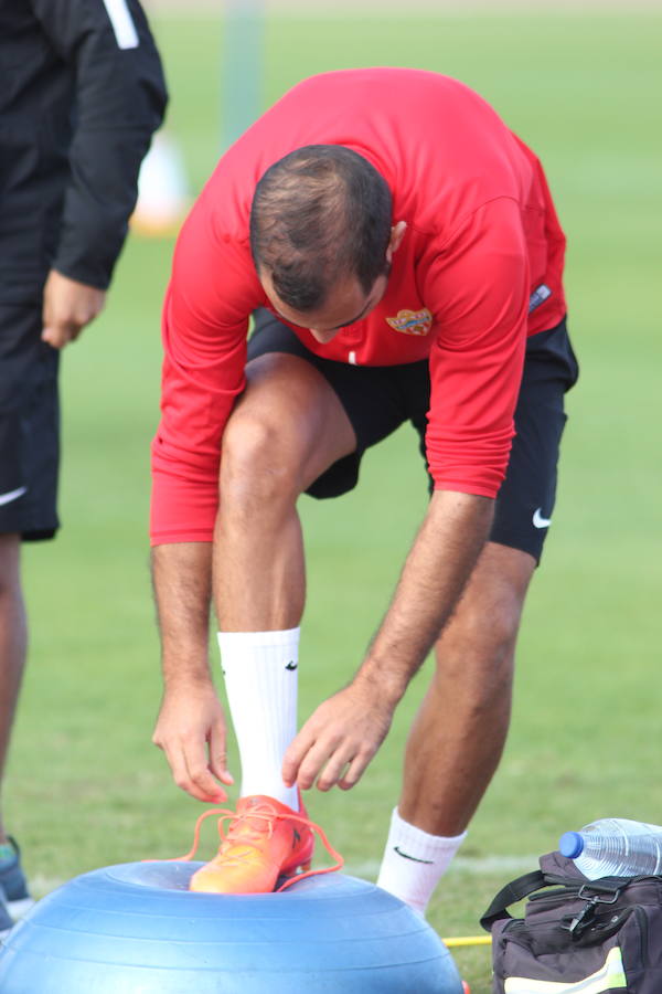 Verza se calza las botas en la UD Almería para volver