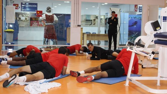 El Almería se hace fuerte