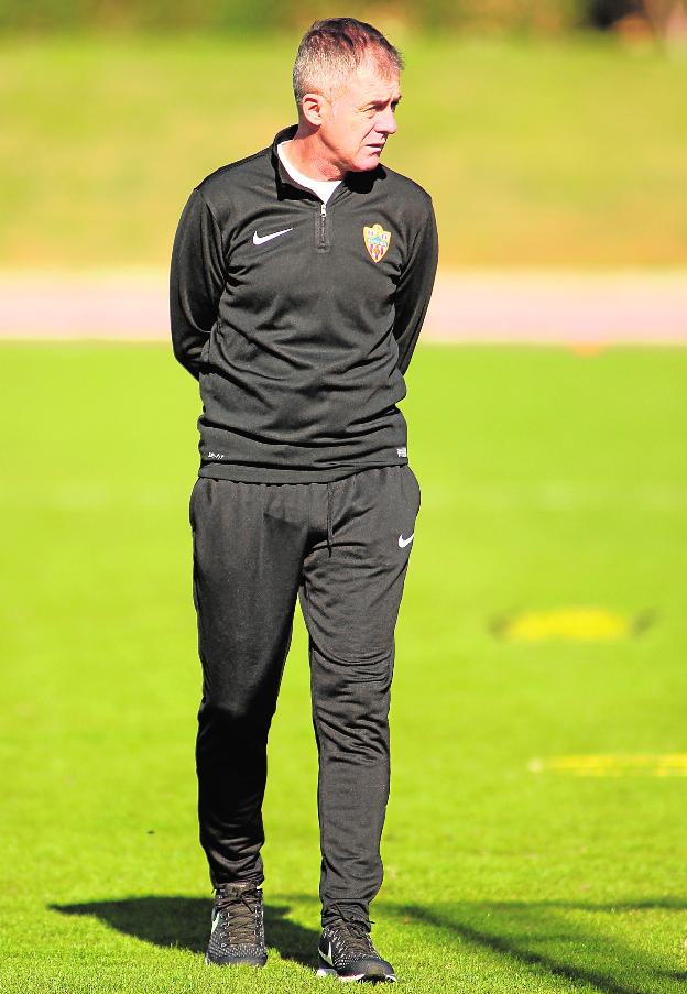 «El Granada es el equipo que más te somete en su casa»