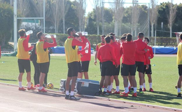 La UD Almería recupera efectivos para la cita en el Carlos Tartiere