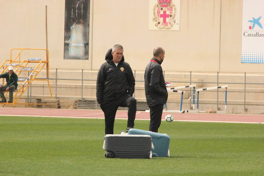 Alcaraz piensa que en Valladolid el Almería deberá "ser intenso en defensa y atrevido en ataque"