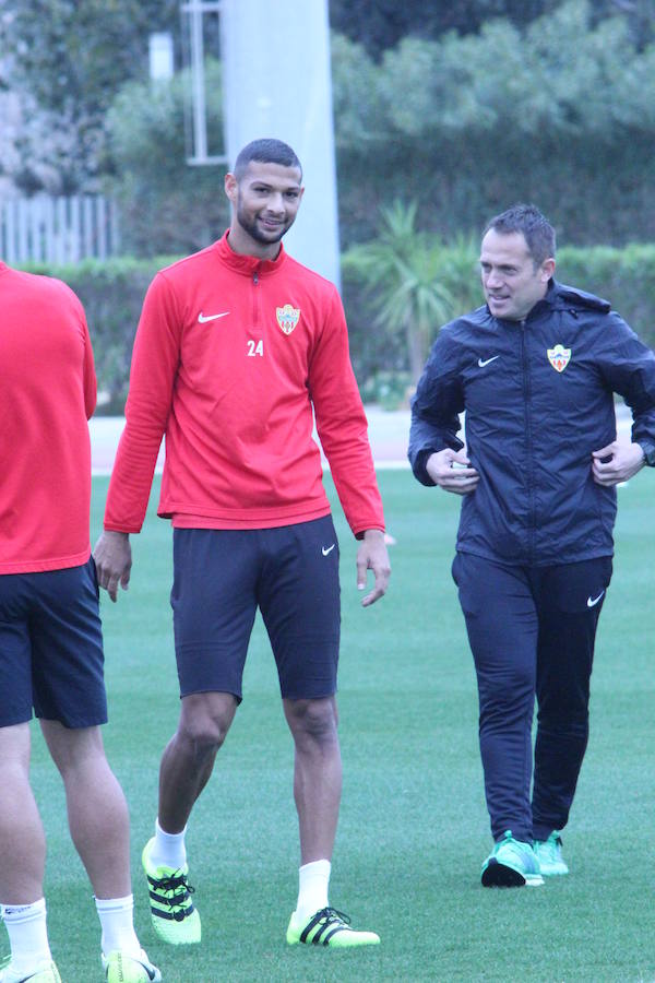 Joaquín puede estar con el Almería en el partido del domingo