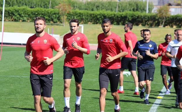 El Almería intenta recuperarse en el primer entrenamiento semanal