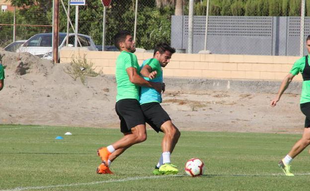 El Almería viaja a Soria con Adri Montoro; Fran deja fuera a Arzura