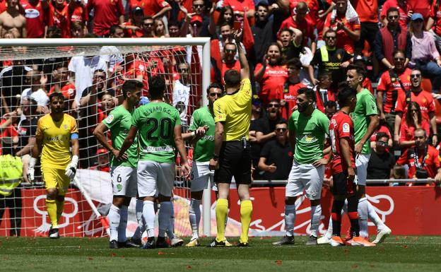 Al Almería le roban la ilusión