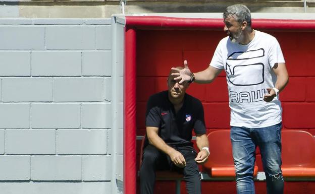 Óscar... con su equipo de confianza