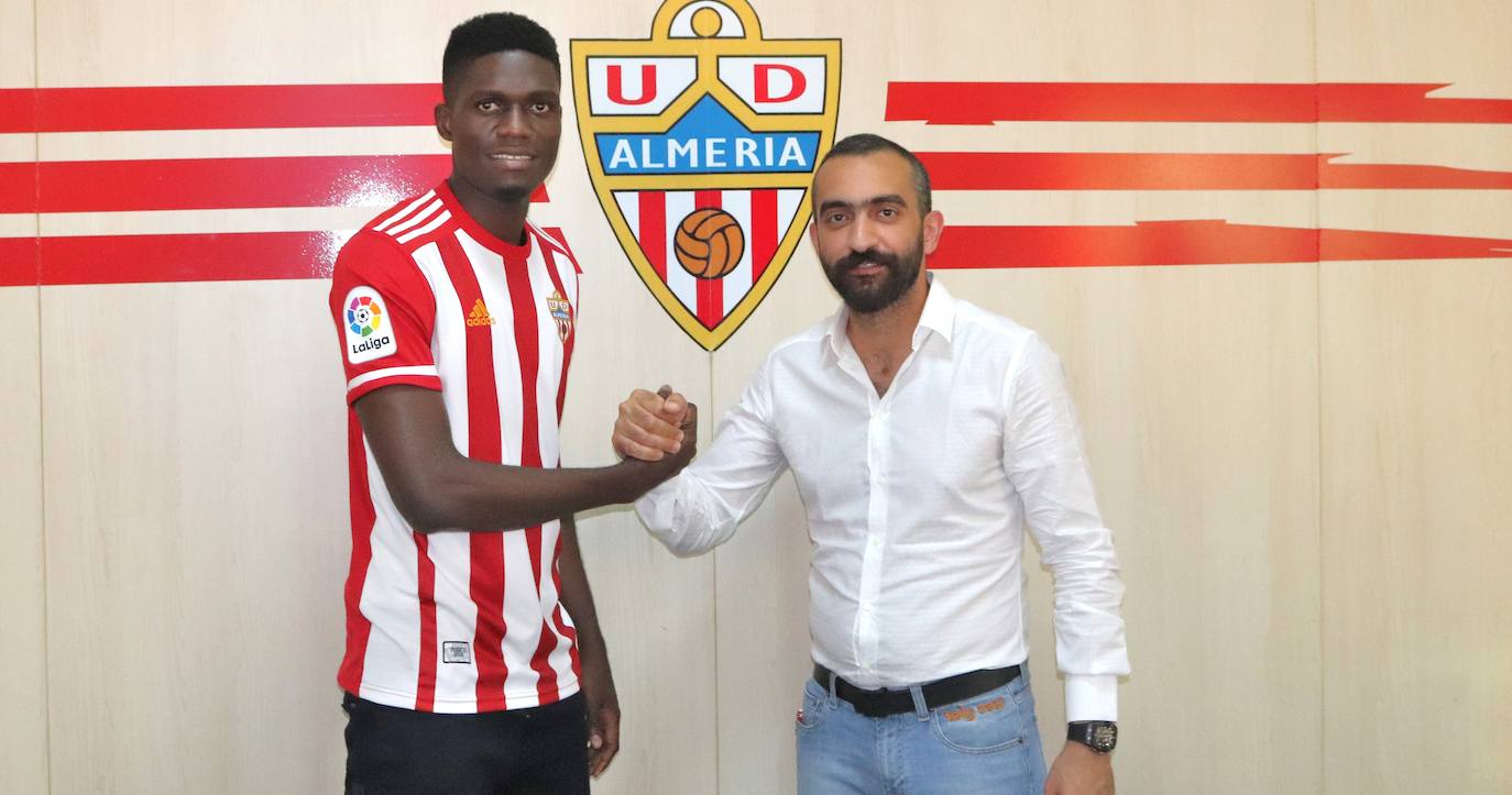 El nigeriano Ozornwafor, nuevo jugador de la UD Almería