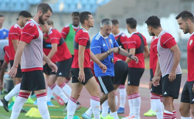 Yanis y Peybernes, a falta de confirmación, fuera del Almería