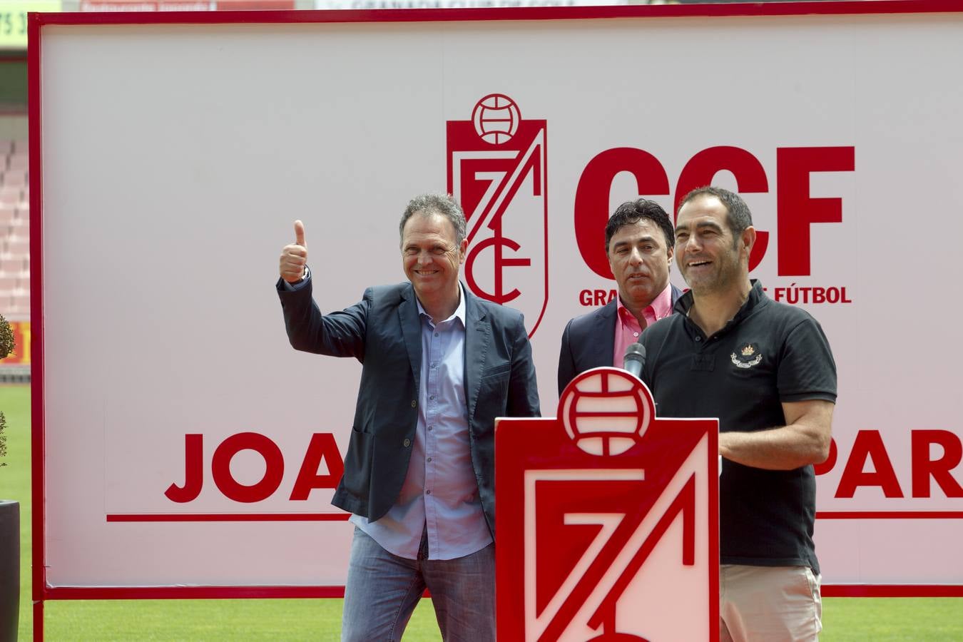 Caparrós quiere un equipo "ambicioso y comprometido"