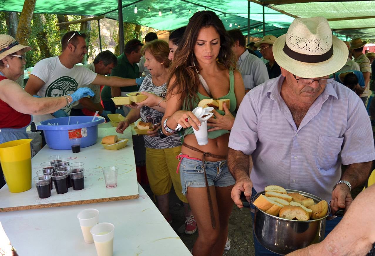 Con 'olla' y vino se anda el camino
