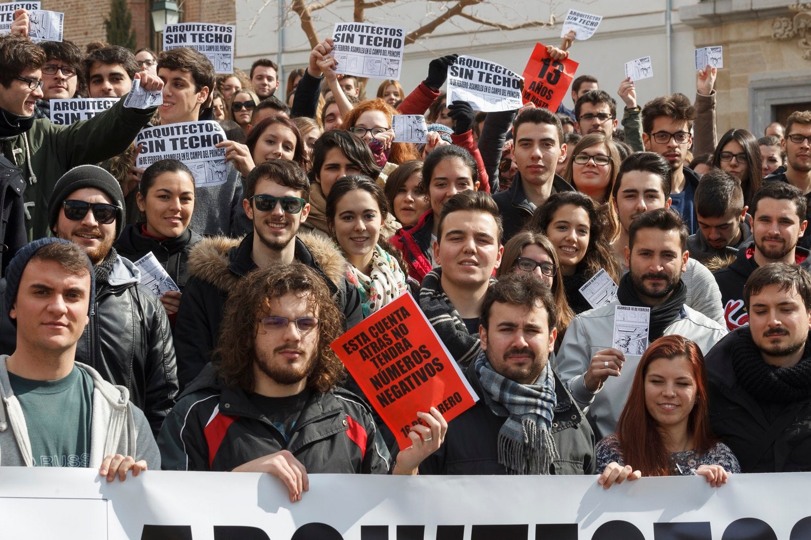 Estudiantes de Arquitectura piden en la calle la mudanza al Realejo