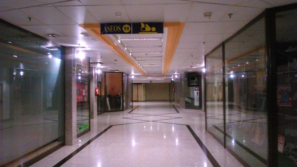 Un centro comercial pendiente de su futuro