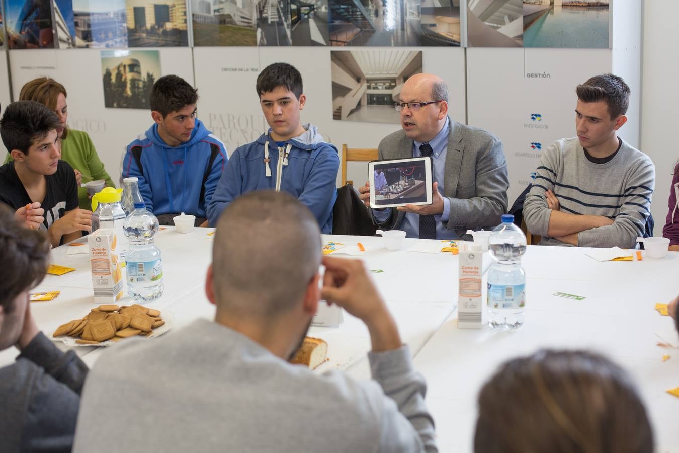 Vuelven los 'Cafés con Ciencia' a Granada