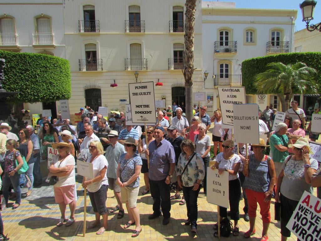 Manifestación Vera apoyo Prior