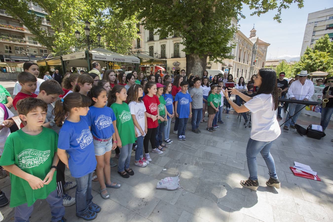 Con la música a otra plaza
