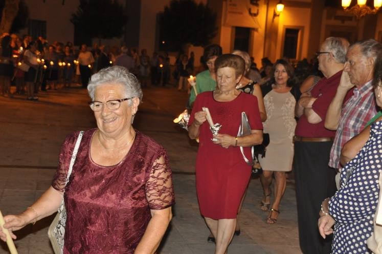 Miles de bastetanos acompañan a la Virgen de la Piedad en su salida procesional