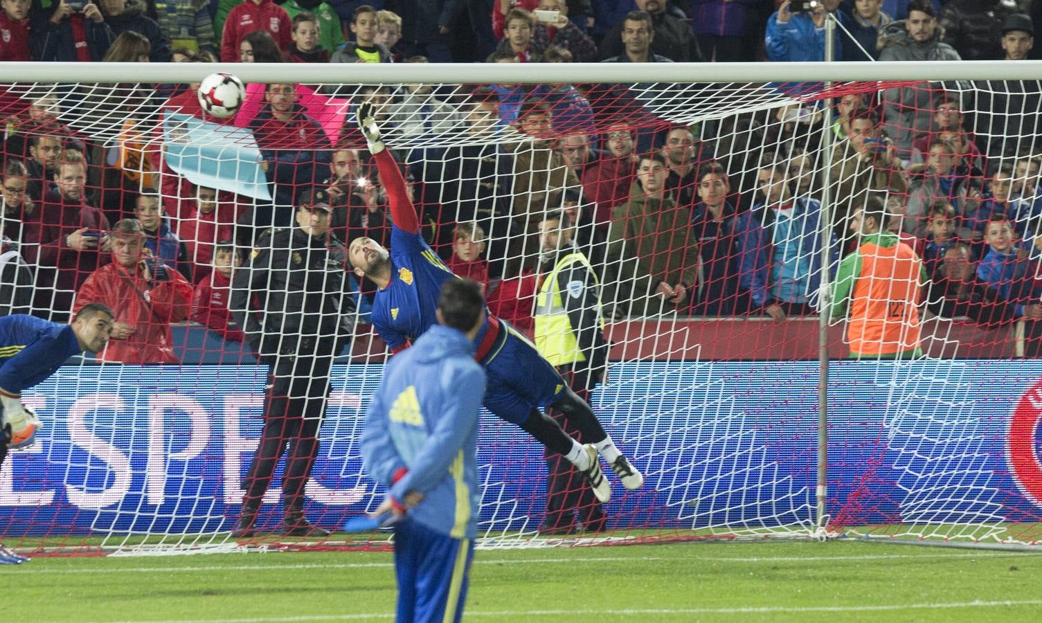 Ambiente de partido para un entrenamiento de 'La Roja'