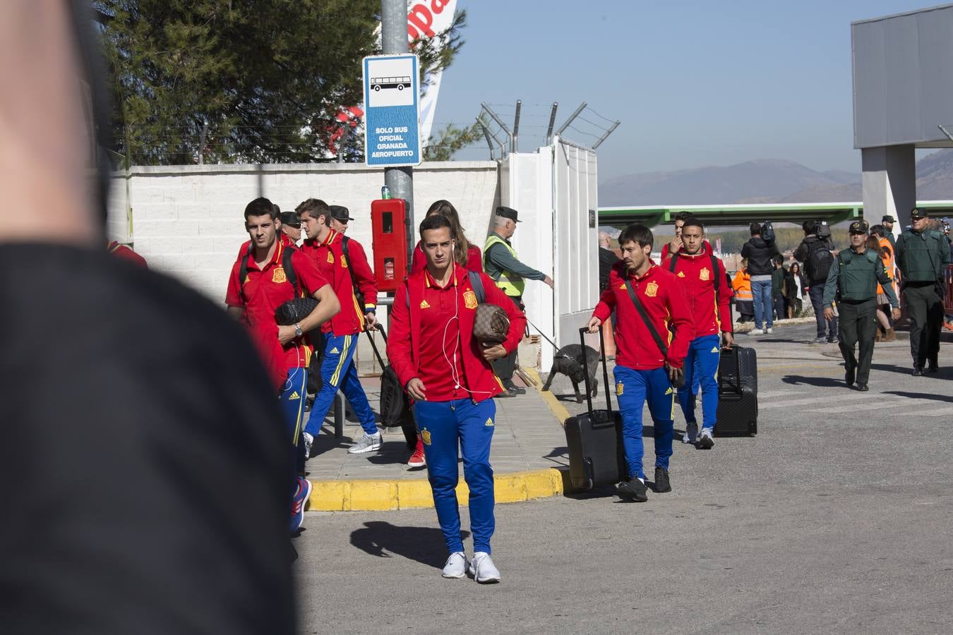 La selección española aterriza en Granada