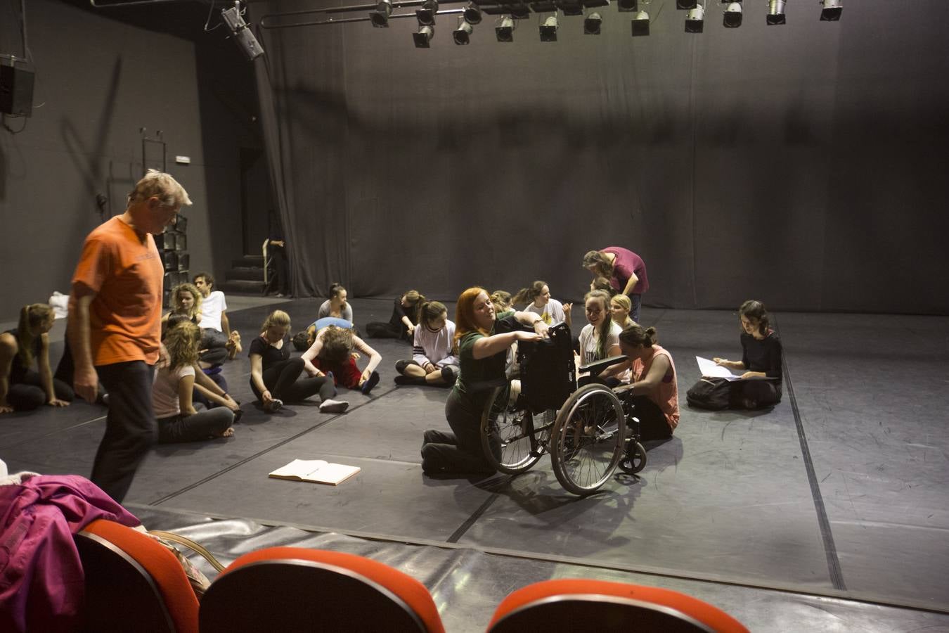 Let's Dance rompe barreras de idiomas, orígenes y capacidades en Granada