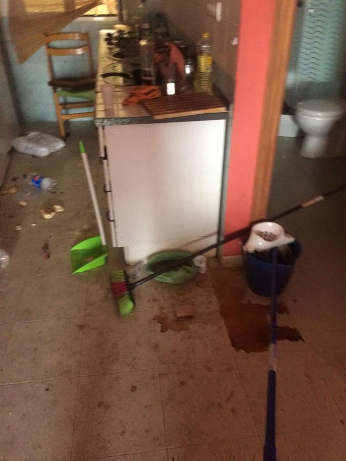 Así quedó la casa rural de Granada destrozada por una fiesta de 23 adolescentes