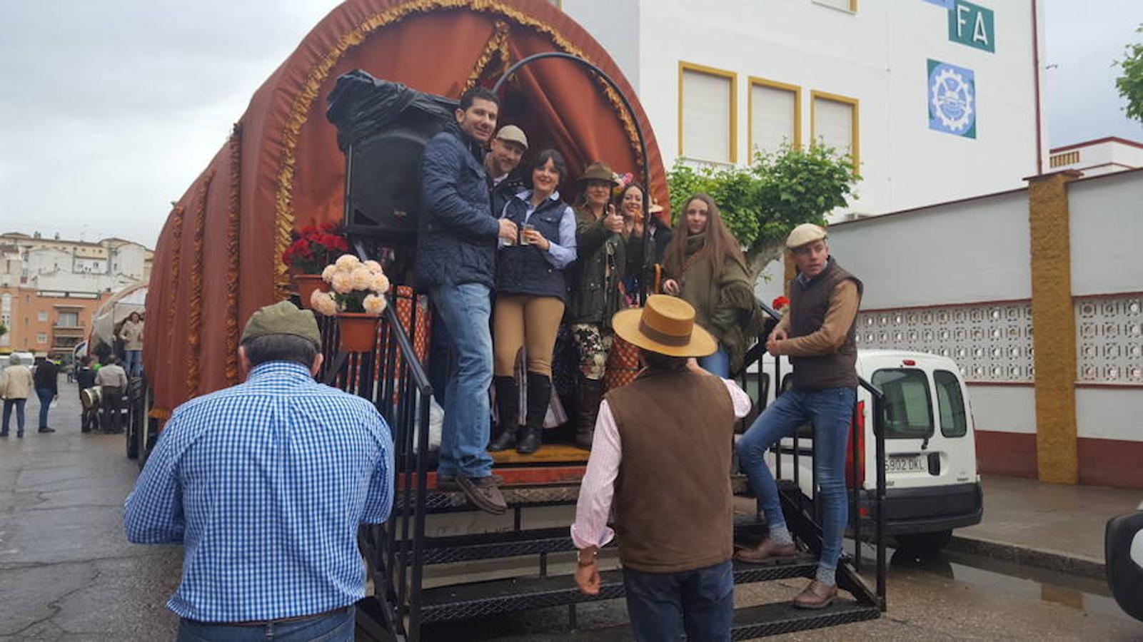 Carretas y caballos emprenden su camino hacia el Cerro