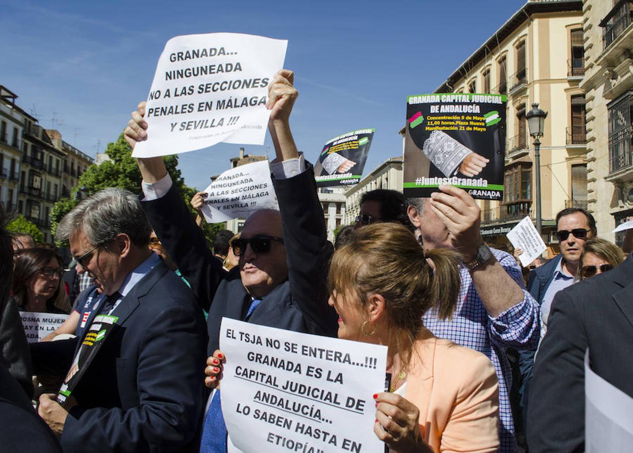 Primera concentración en Granada para que no se disperse el TSJA
