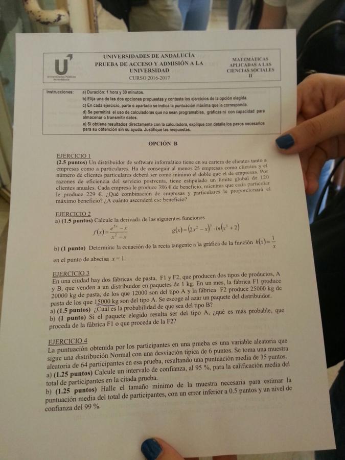 Del Surrealismo a un texto de Jenofonte y un problema sobre empresas y software informático